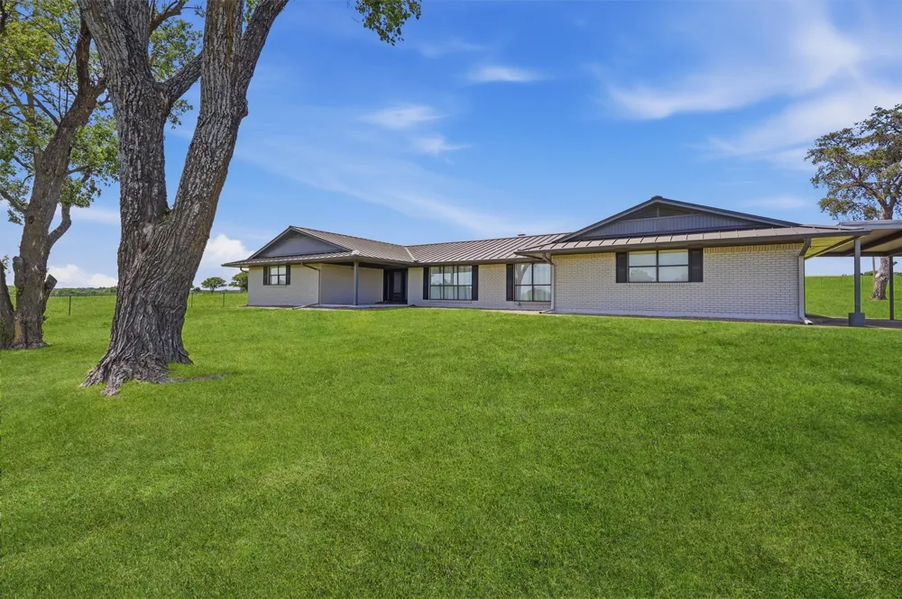 1861 Roland Road Whitesboro, TX 76273