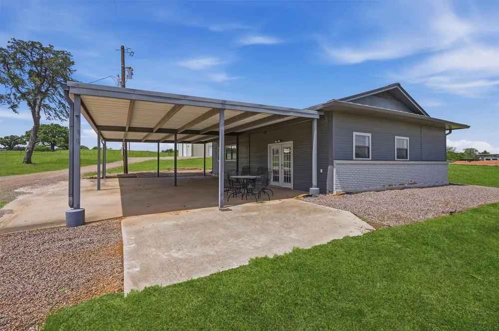 1861 Roland Road Whitesboro, TX 76273