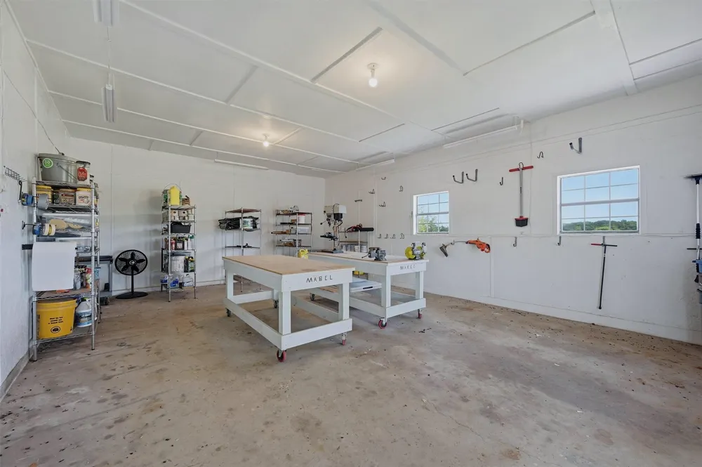 1861 Roland Road Whitesboro, TX 76273