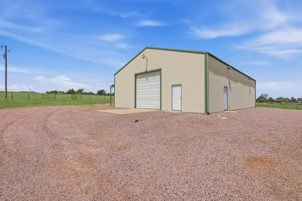 1861 Roland Road Whitesboro, TX 76273