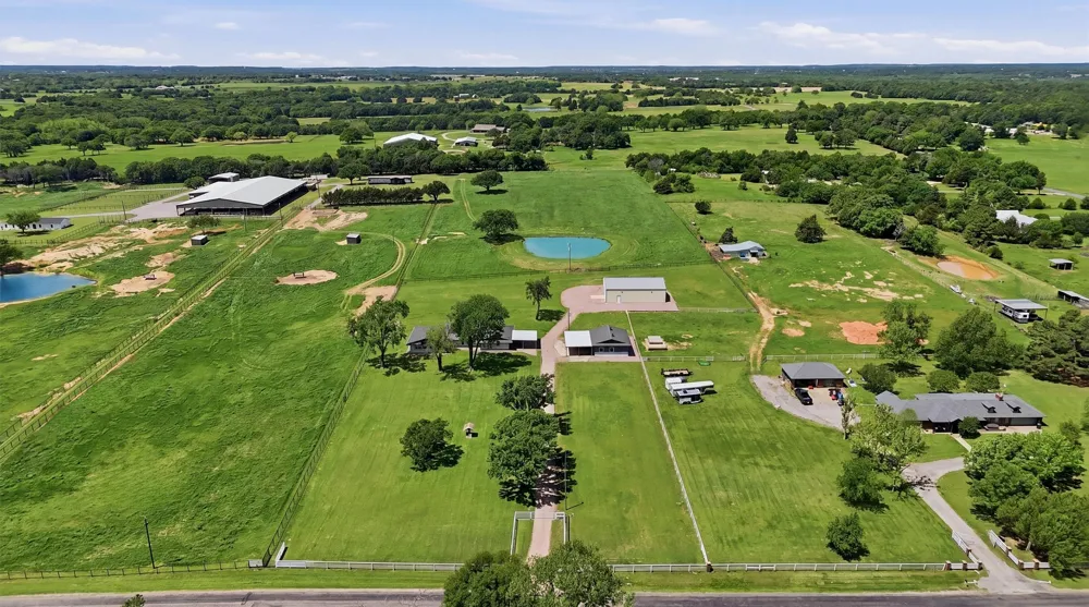 1861 Roland Road Whitesboro, TX 76273