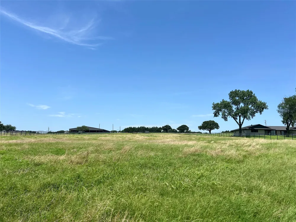 1861 Roland Road Whitesboro, TX 76273