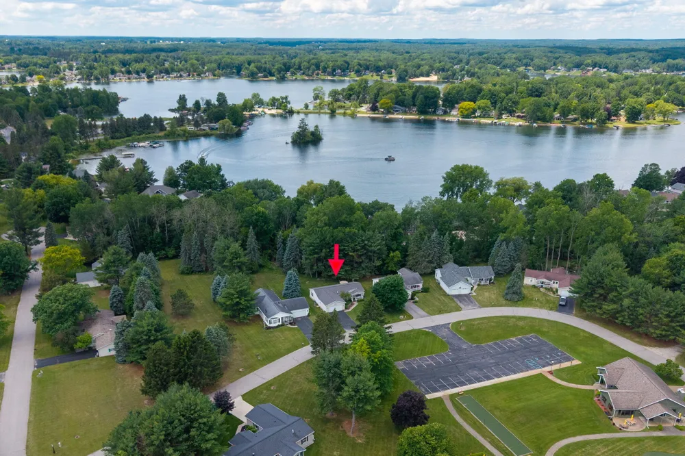 7597 Sunset Shores Drive Morton Township, MI 49346
