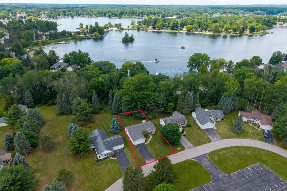 7597 Sunset Shores Drive Morton Township, MI 49346