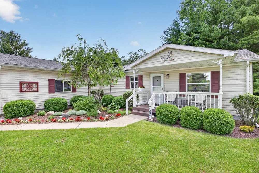 7597 Sunset Shores Drive Morton Township, MI 49346