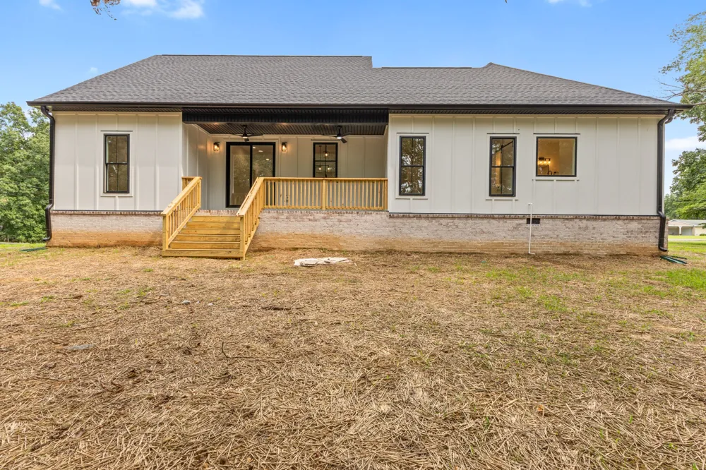 1064 Mulberry Street Burns, TN 37029