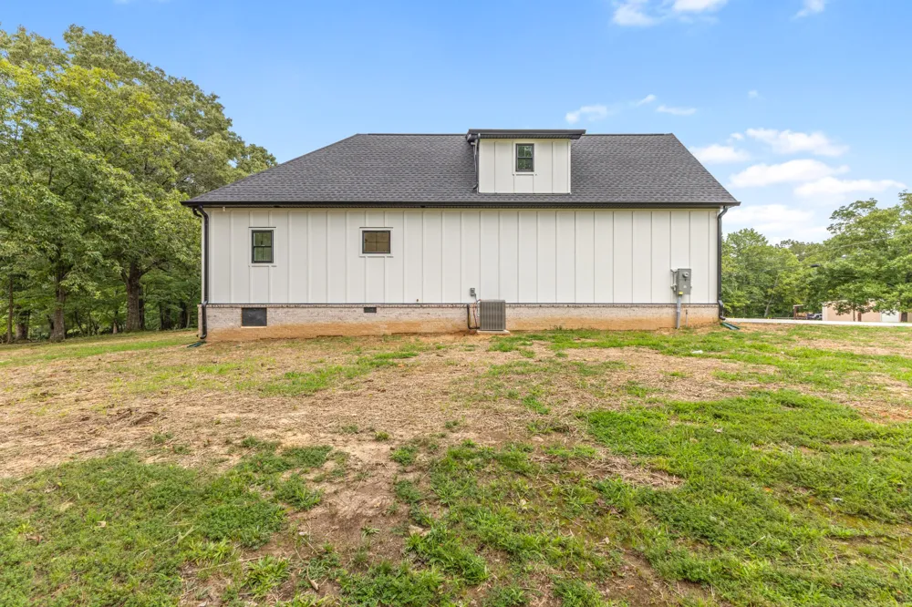 1064 Mulberry Street Burns, TN 37029