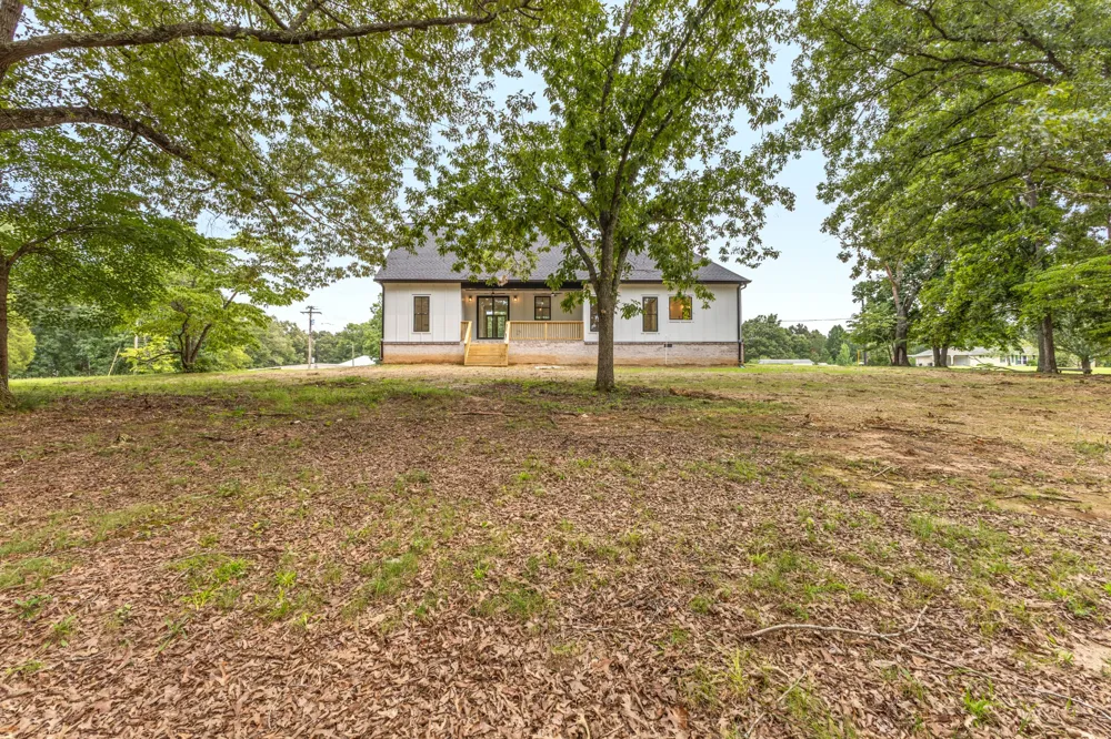 1064 Mulberry Street Burns, TN 37029