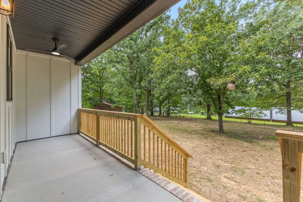 1064 Mulberry Street Burns, TN 37029