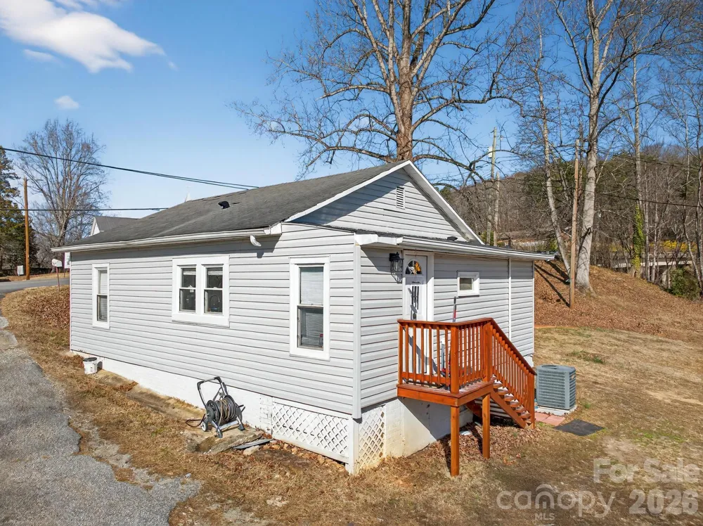 105 Countryside Drive SW Lenoir, NC 28645