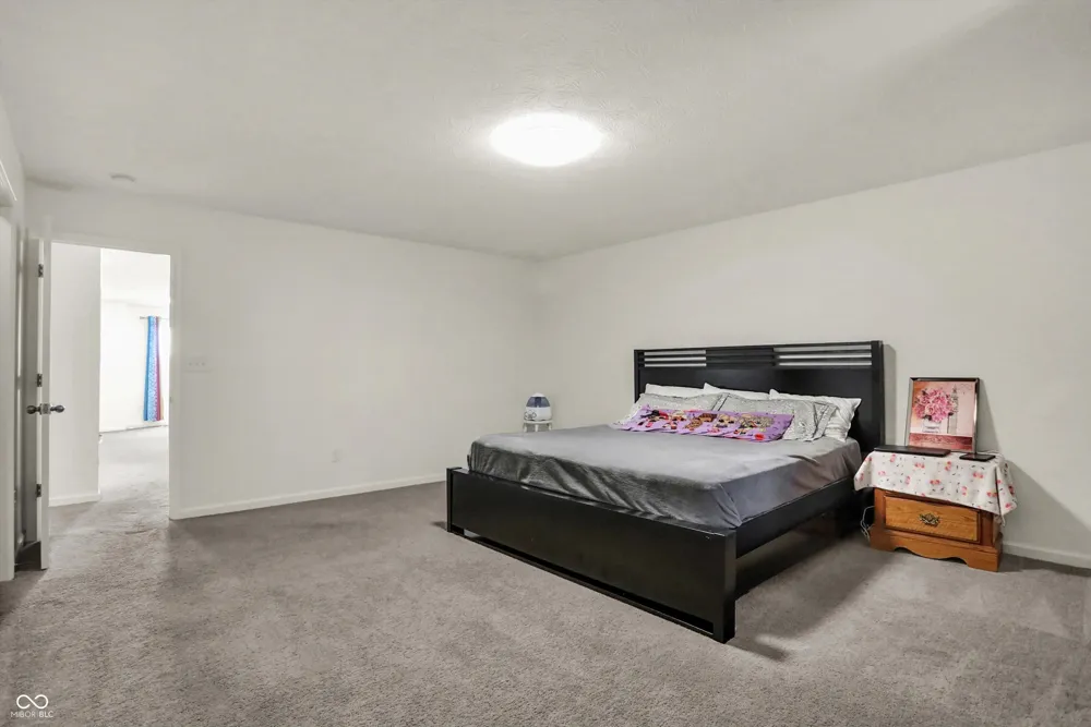 180 Blue Lace Drive Whiteland, IN 46184