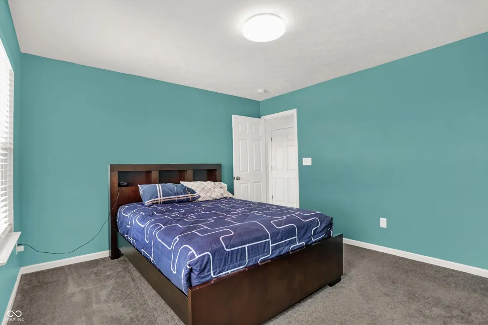 180 Blue Lace Drive Whiteland, IN 46184