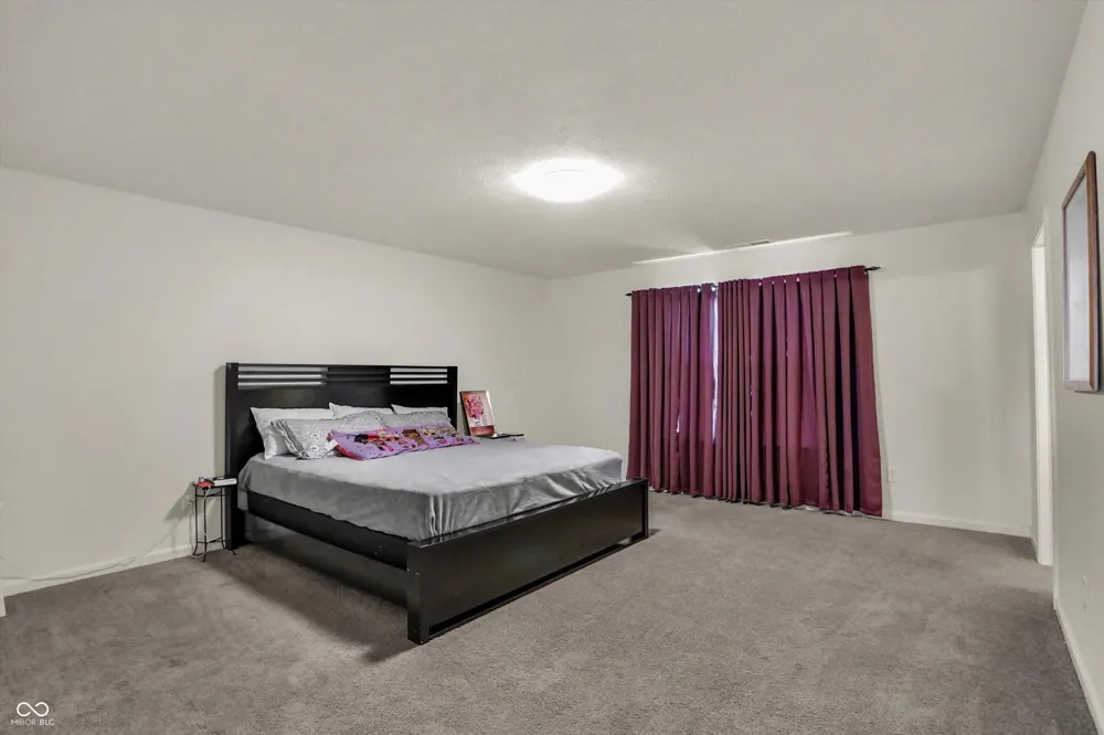 180 Blue Lace Drive Whiteland, IN 46184