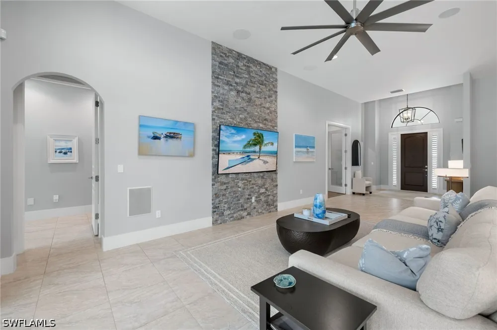 RESERVE LANE Naples, FL 34109