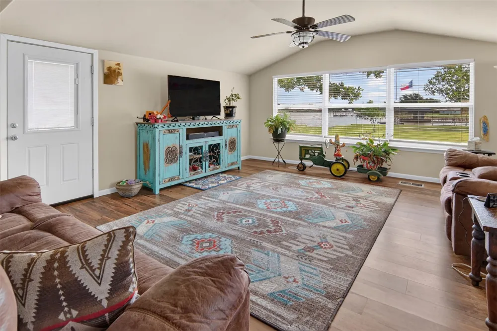 313 Butler Point Road Possum Kingdom Lake, TX 76449