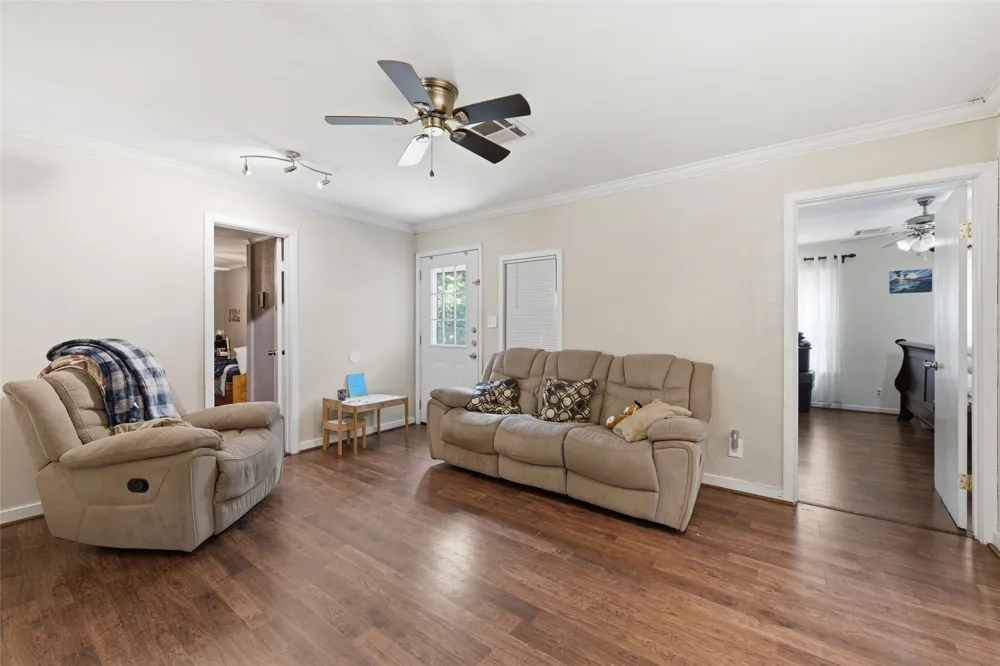 307 W Goddard Street West, TX 76691