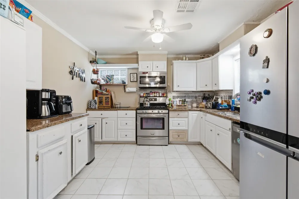 307 W Goddard Street West, TX 76691