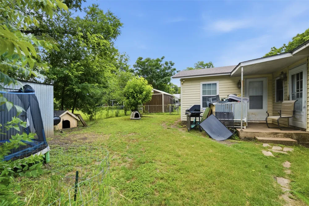 307 W Goddard Street West, TX 76691