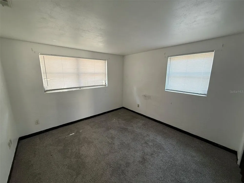 912 SW 6TH AVENUE Gainesville, FL 32601