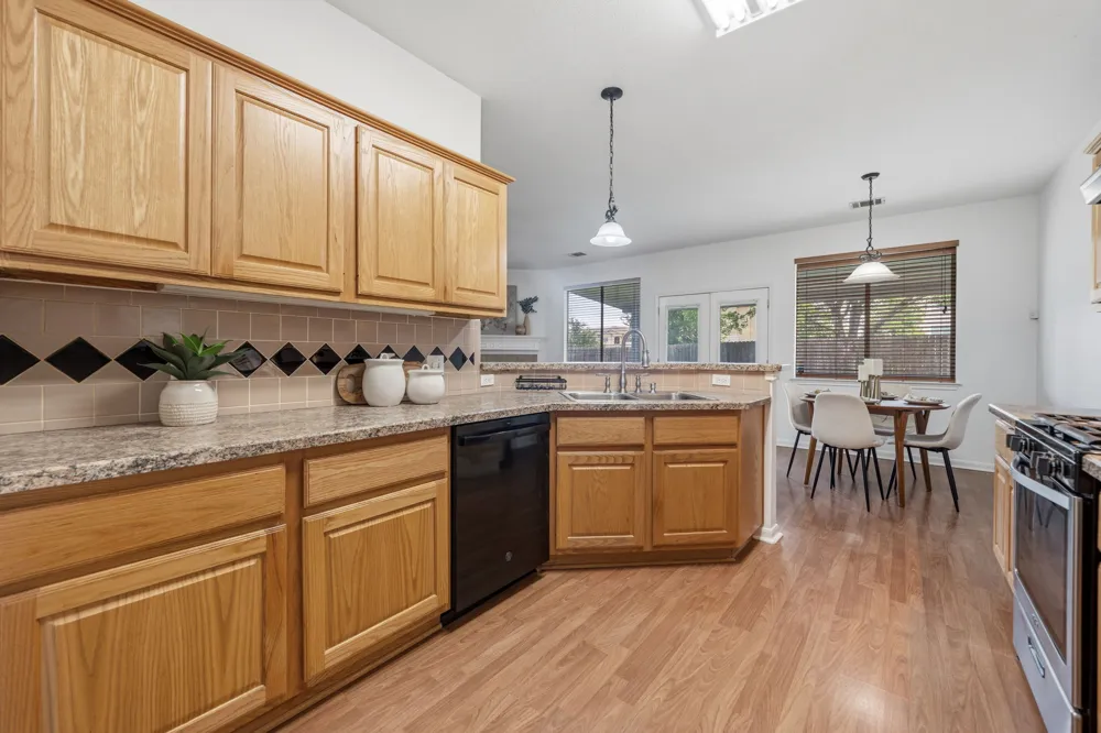 513 Tobin Drive Buda, TX 78610