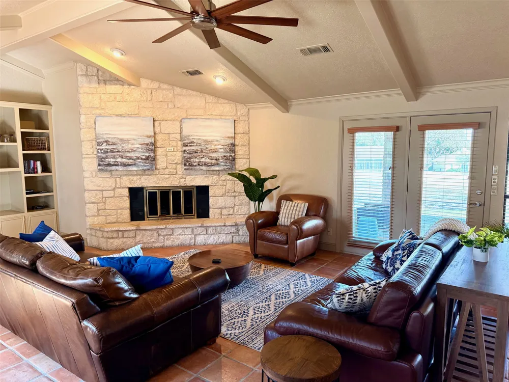 413 Silver Spur Horseshoe Bay, TX 78657