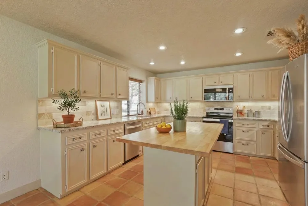 413 Silver Spur Horseshoe Bay, TX 78657