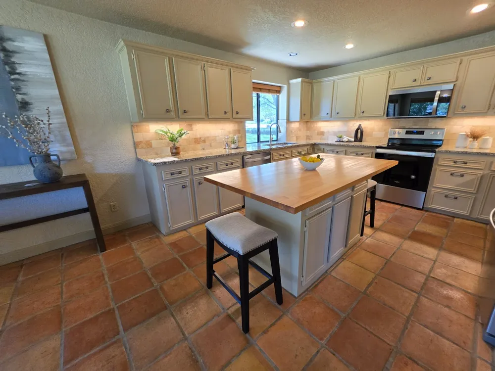 413 Silver Spur Horseshoe Bay, TX 78657