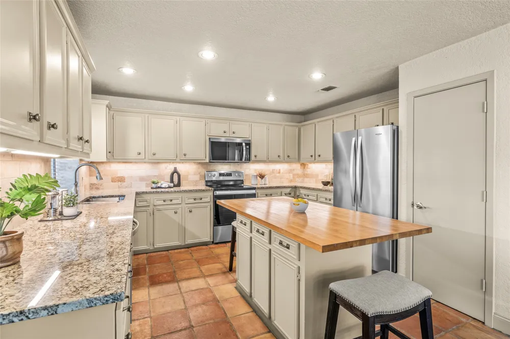 413 Silver Spur Horseshoe Bay, TX 78657