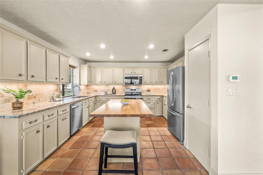 413 Silver Spur Horseshoe Bay, TX 78657
