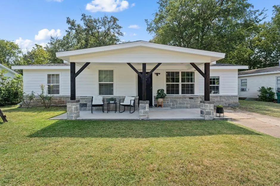 121 Austin Street McGregor, TX 76657