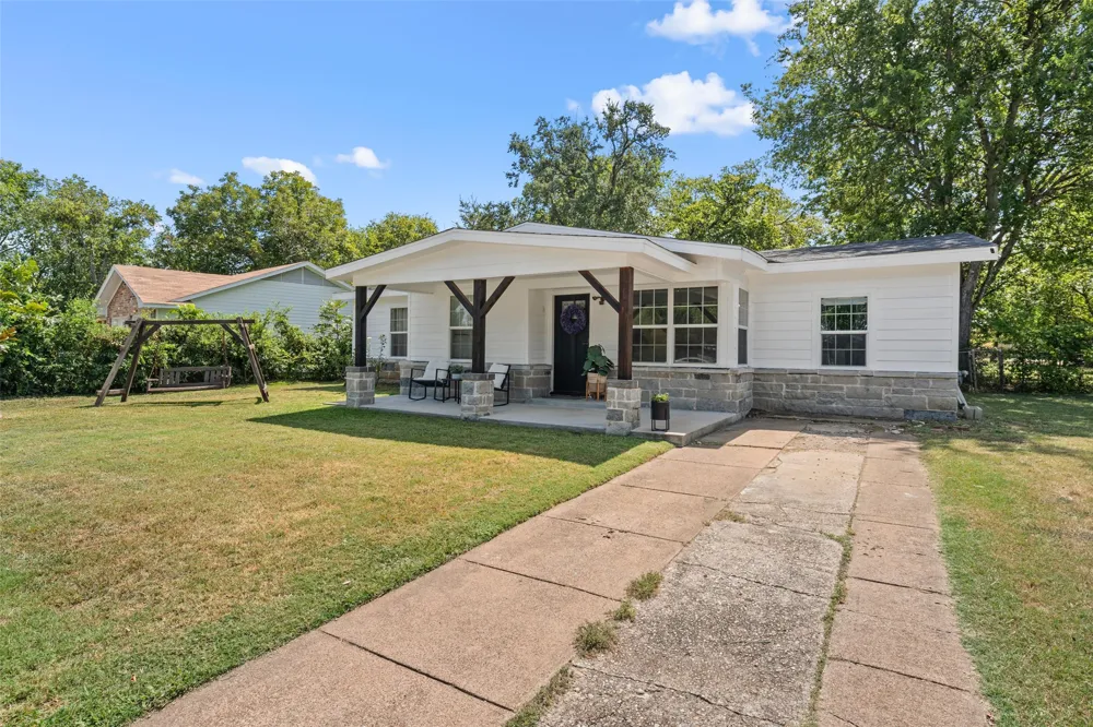 121 Austin Street McGregor, TX 76657