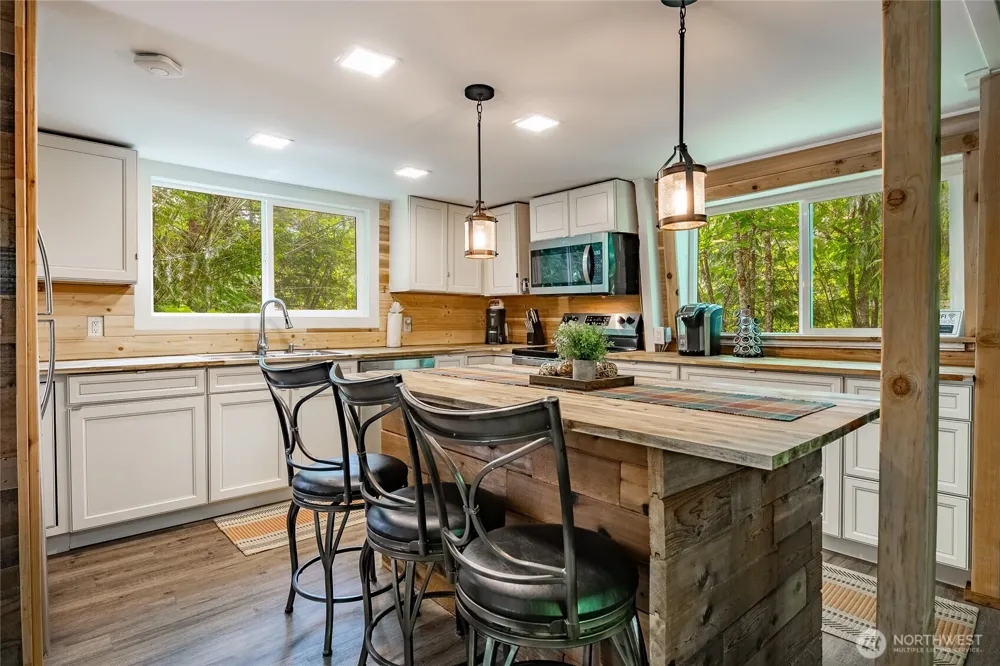 14001 Welcome Road Glacier, WA 98244