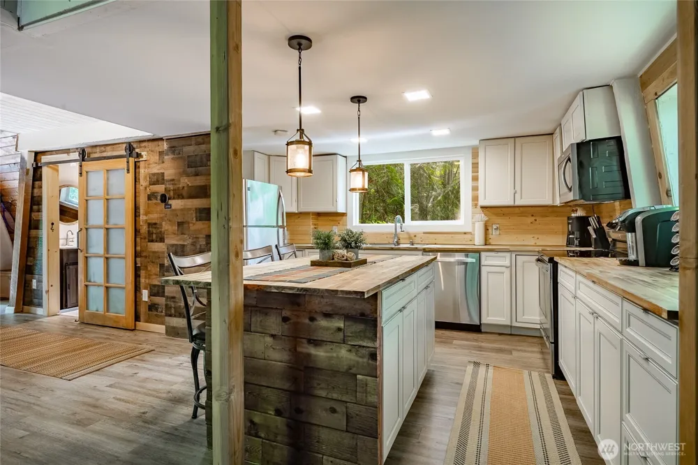 14001 Welcome Road Glacier, WA 98244
