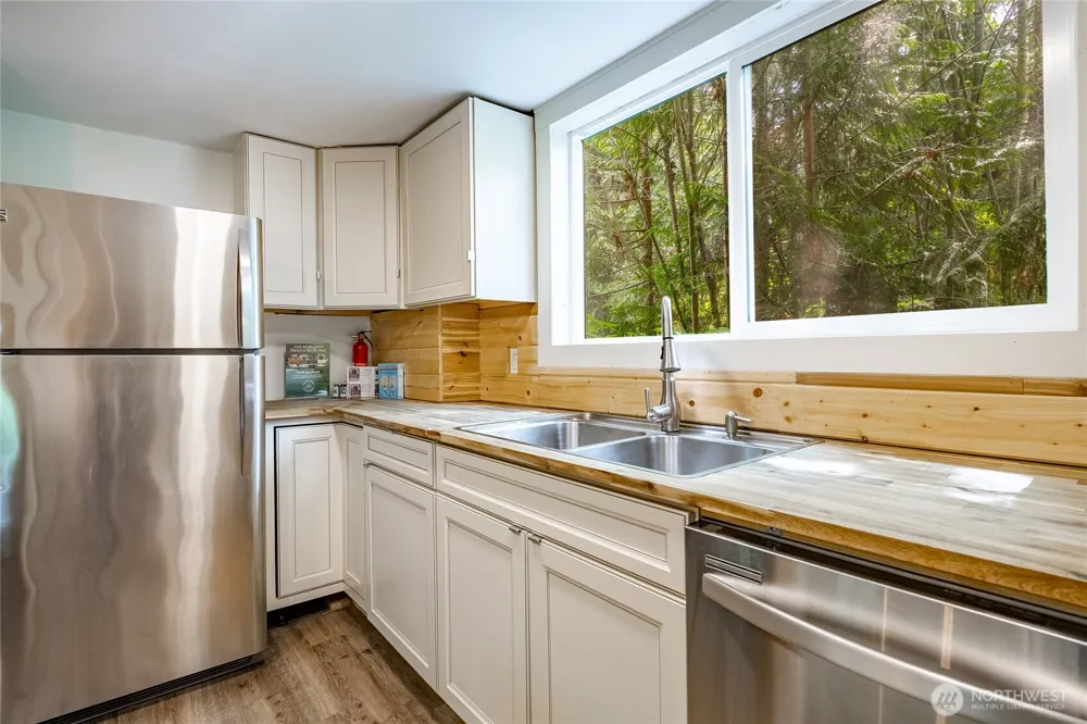 14001 Welcome Road Glacier, WA 98244