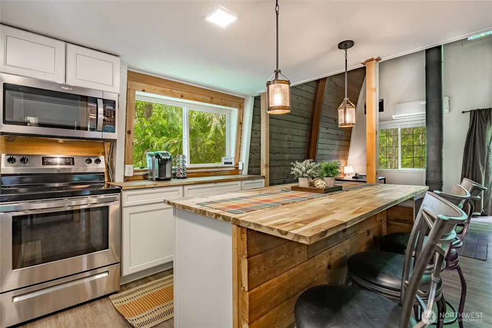 14001 Welcome Road Glacier, WA 98244