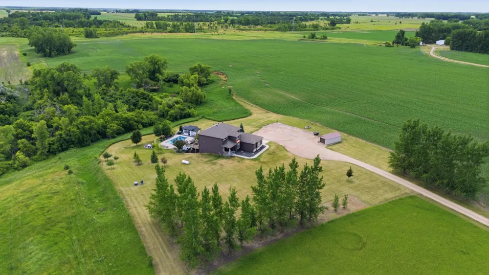 15792 Highway 46 Kindred, ND 58051