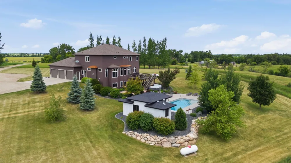 15792 Highway 46 Kindred, ND 58051