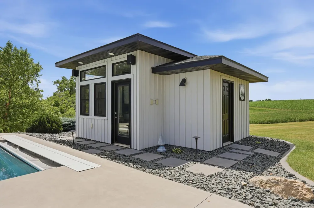 15792 Highway 46 Kindred, ND 58051