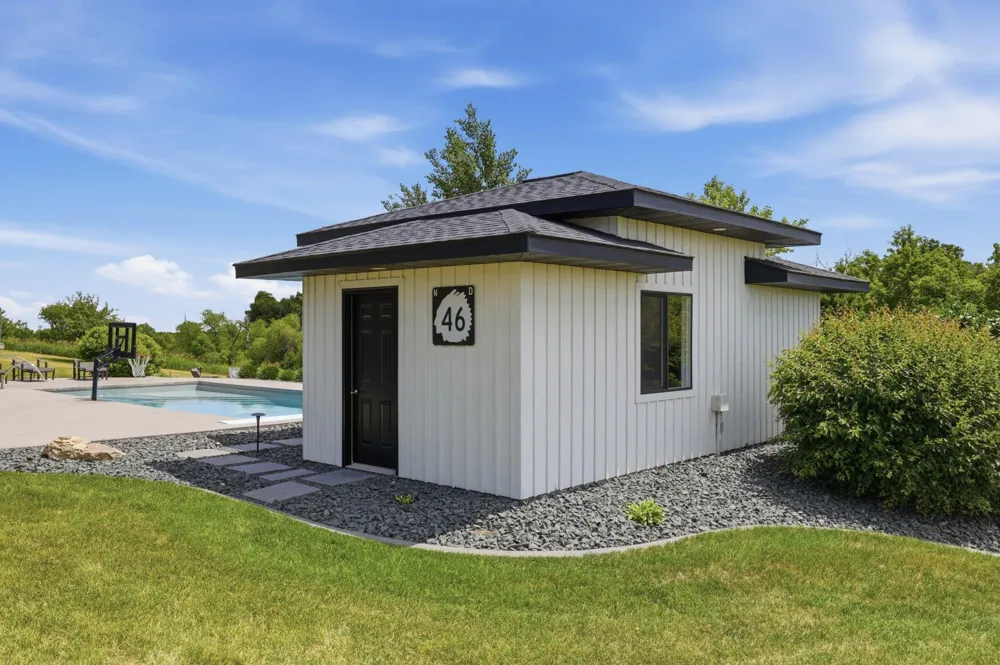 15792 Highway 46 Kindred, ND 58051