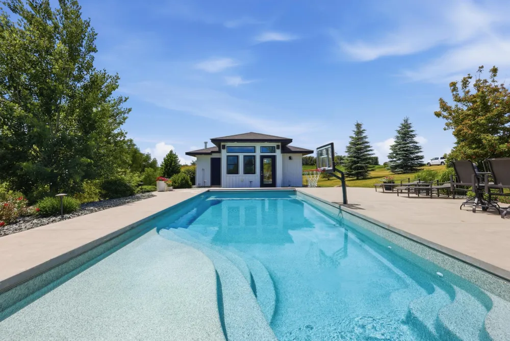 15792 Highway 46 Kindred, ND 58051
