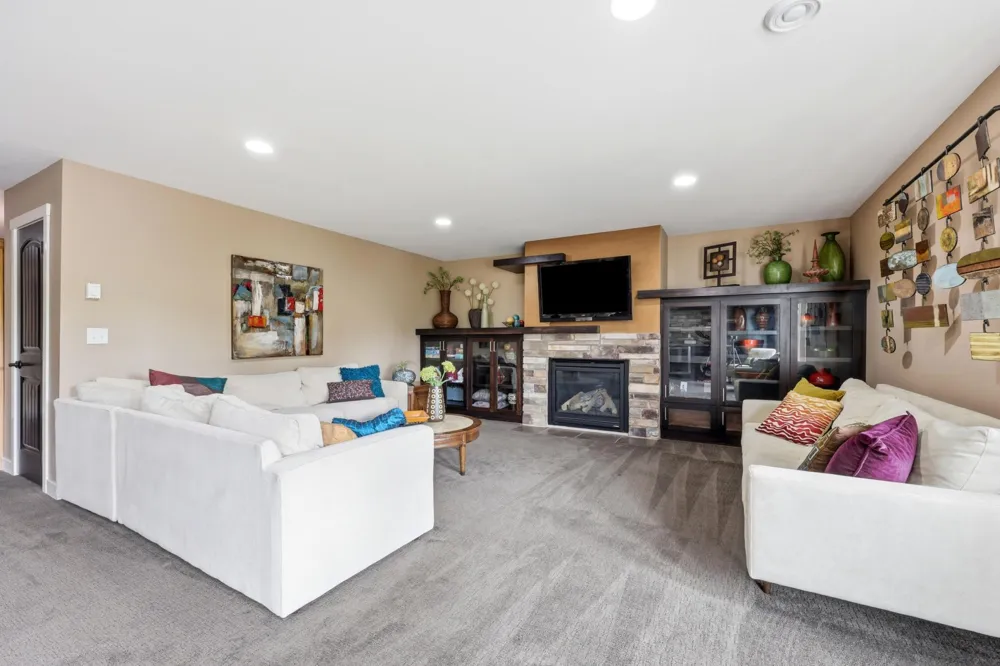 15792 Highway 46 Kindred, ND 58051