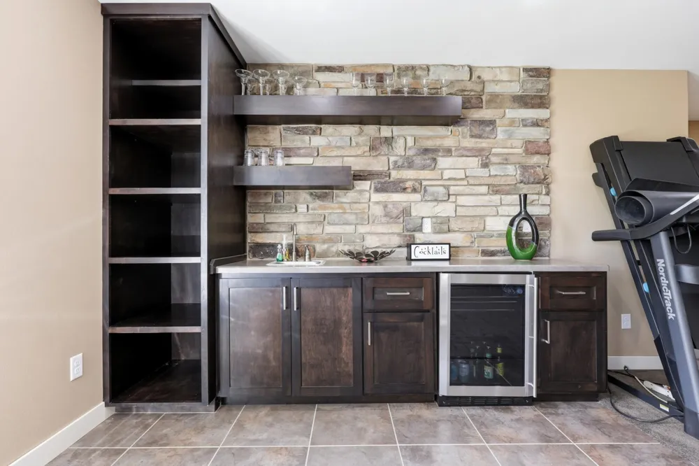 15792 Highway 46 Kindred, ND 58051