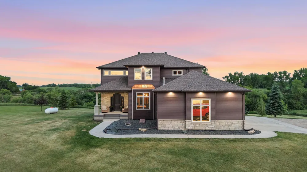 15792 Highway 46 Kindred, ND 58051