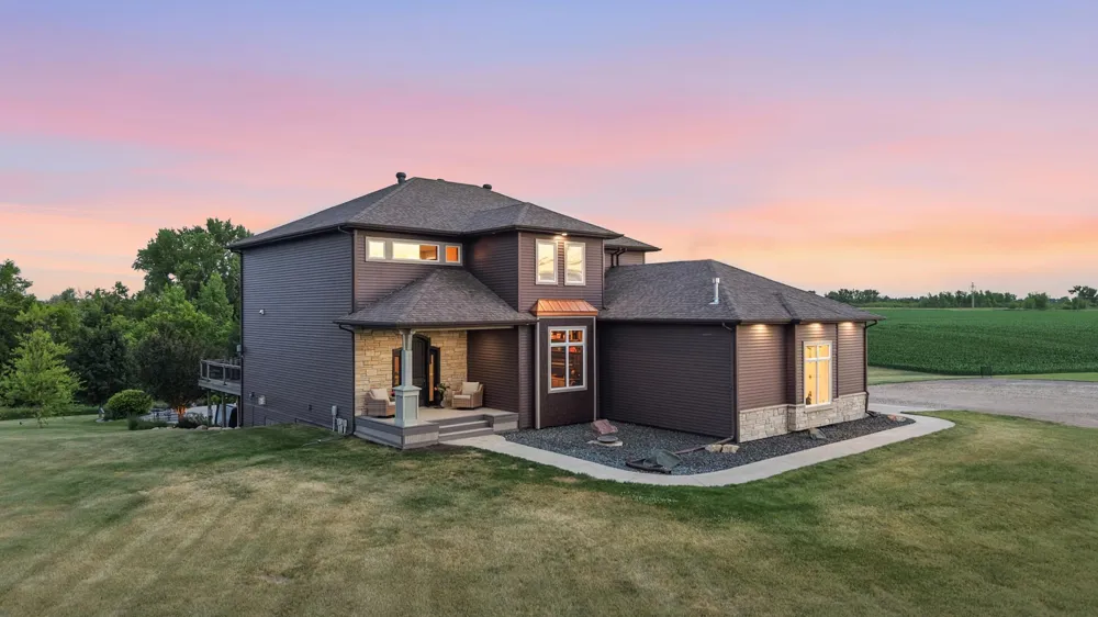15792 Highway 46 Kindred, ND 58051