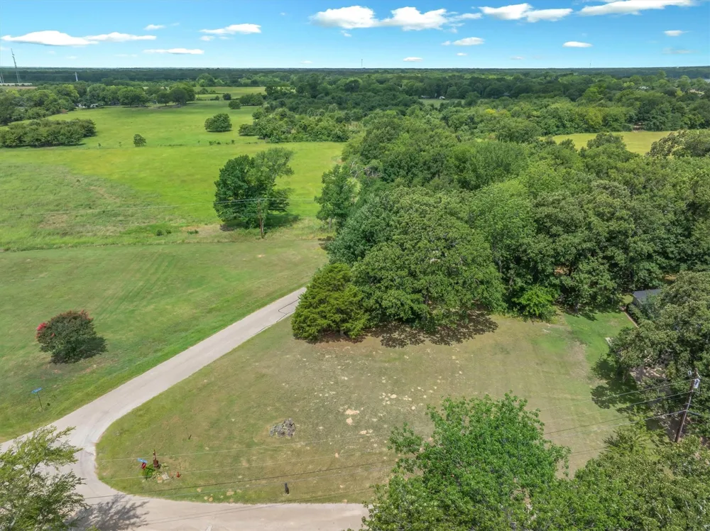 741 Inner Circle Tool, TX 75143