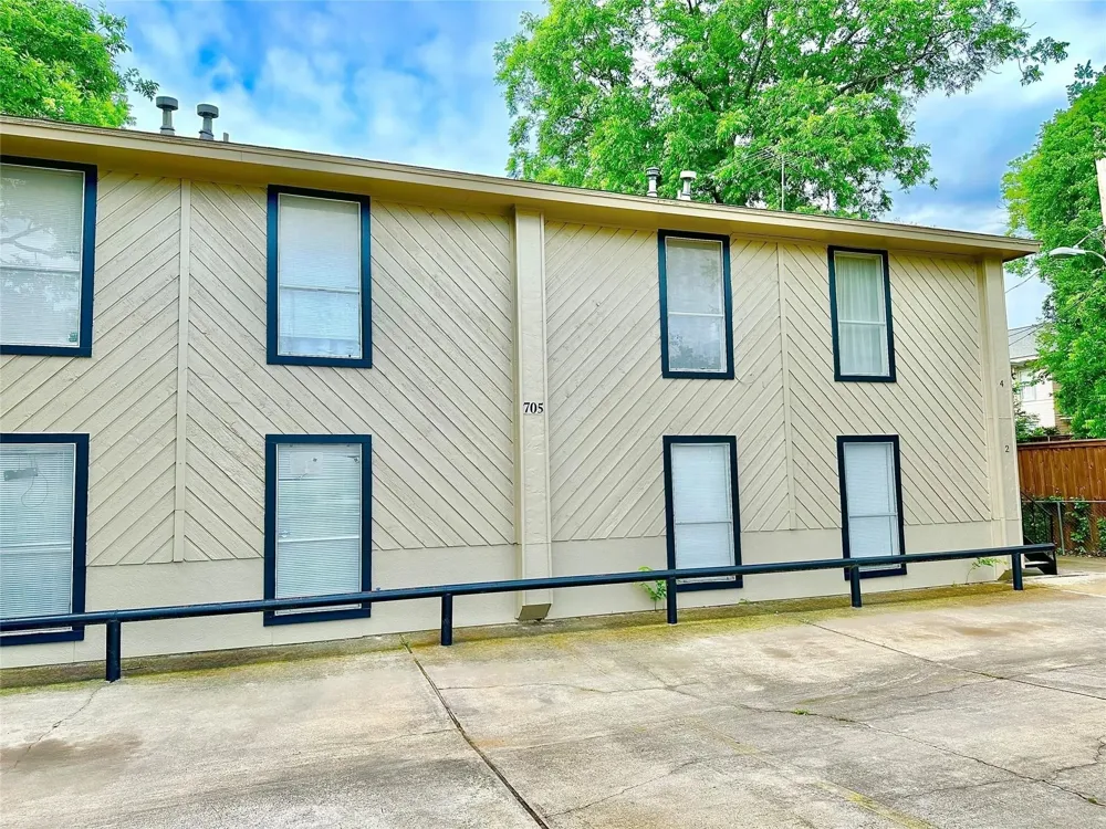 705 Gregg Street #2 Denton, TX 76201
