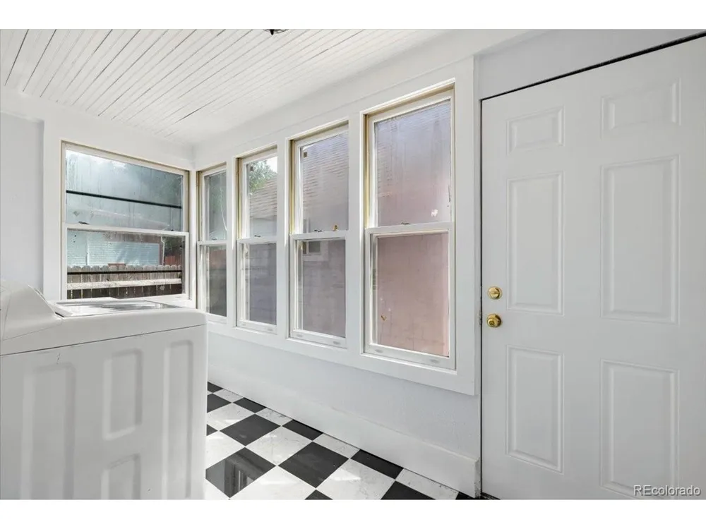 125 Ruxton Avenue Manitou Springs, CO 80829