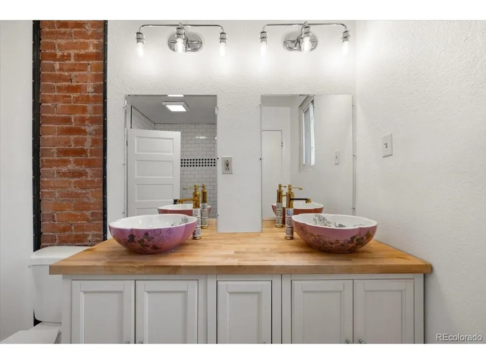 125 Ruxton Avenue Manitou Springs, CO 80829