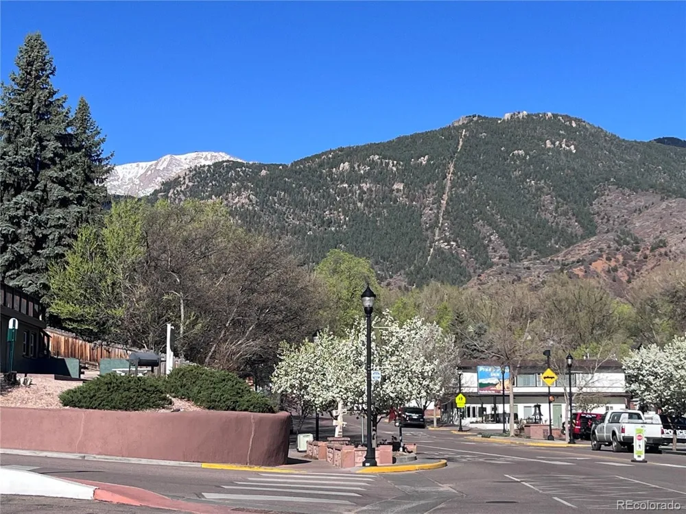 125 Ruxton Avenue Manitou Springs, CO 80829