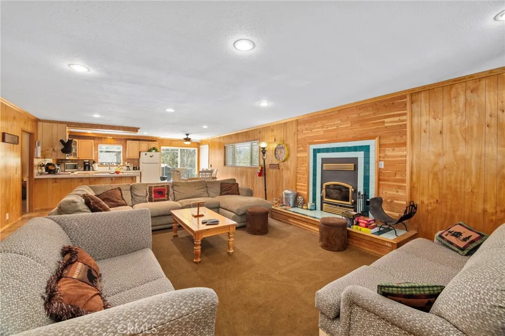 366 Curly Big Bear City, CA 92314
